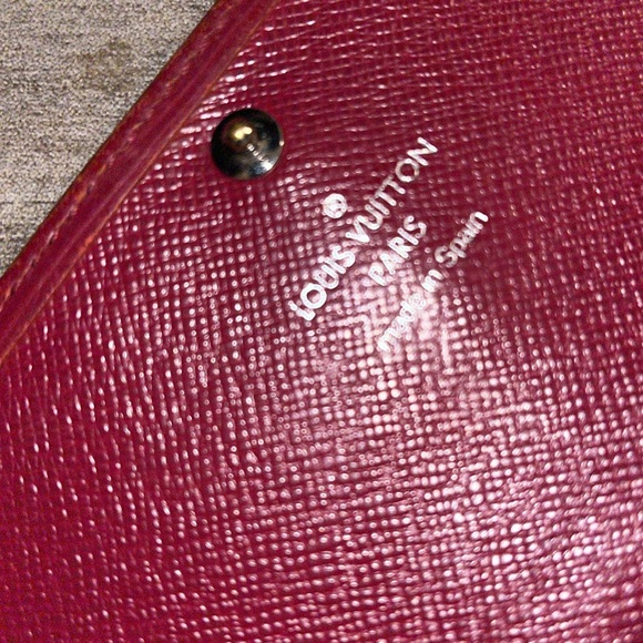 Authentic Louis Vuitton full-size Eppy red wallet - Picture 2 of 6